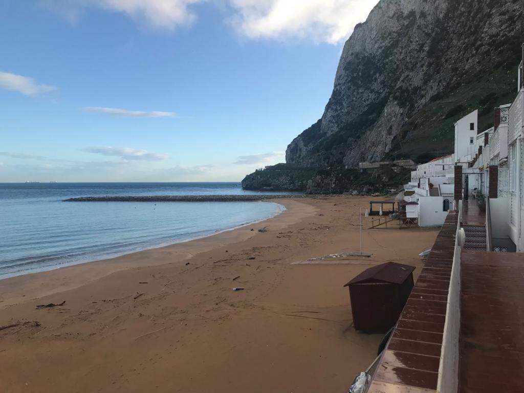 A Flat By The Beach Hotel Gibraltar Zewnętrze zdjęcie